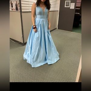 Prom dress, brand new never warn